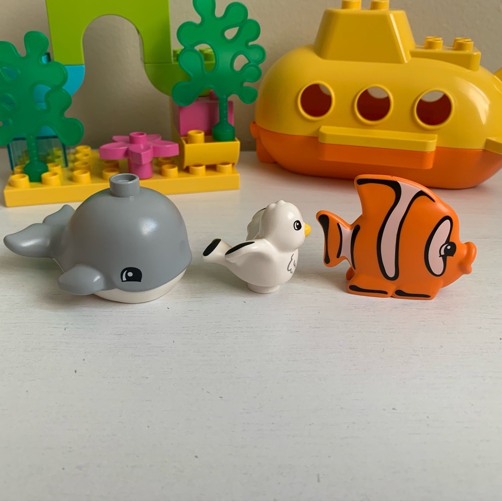 Lego DUPLO Submarine Adventure Set 10910 - Picture 5 of 9